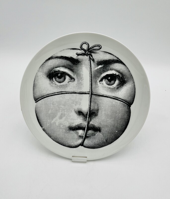 M 164 JD/RC plate by Fornasetti, Tema e Variazioni edition 