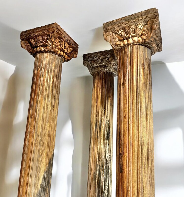 M 167 APO Set of 4 neoclassical columns, sculpted wood and stone