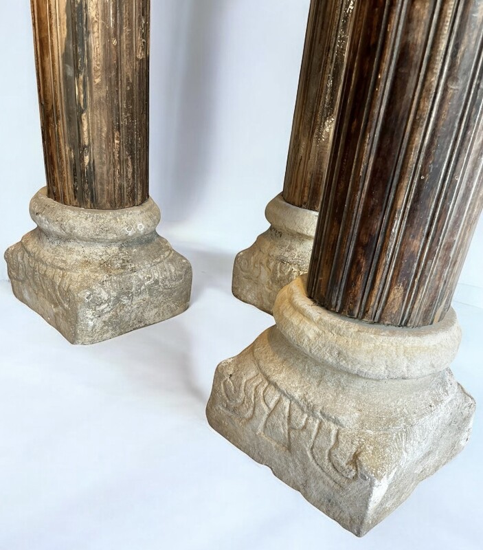 M 167 APO Set of 4 neoclassical columns, sculpted wood and stone