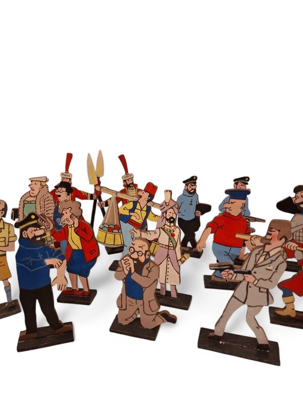 M 289 APO set of 44 collectibles figurines Tintin, painted wood 