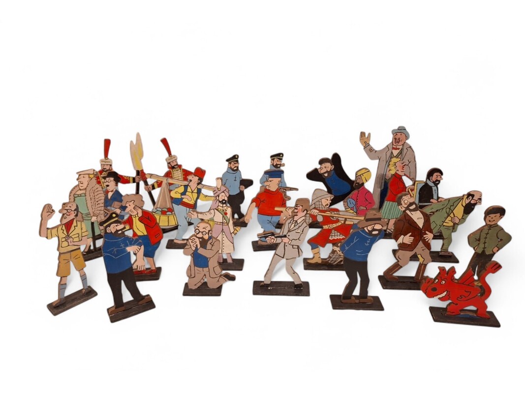 M 289 APO set of 44 collectibles figurines Tintin, painted wood 