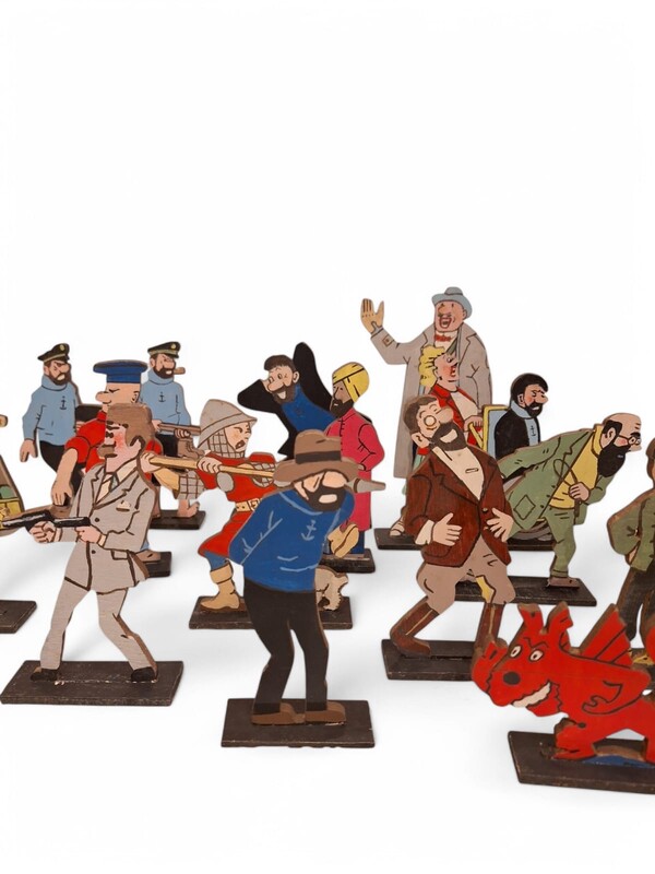 M 289 APO set of 44 collectibles figurines Tintin, painted wood 