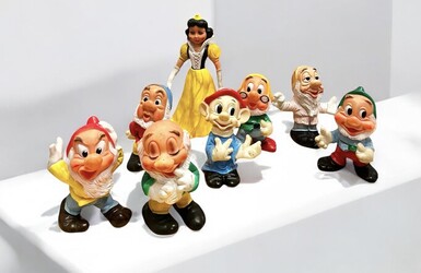 M 300 APO set of « pouet pouet » toys by Disney, Snow White and the Seven Dwarfs