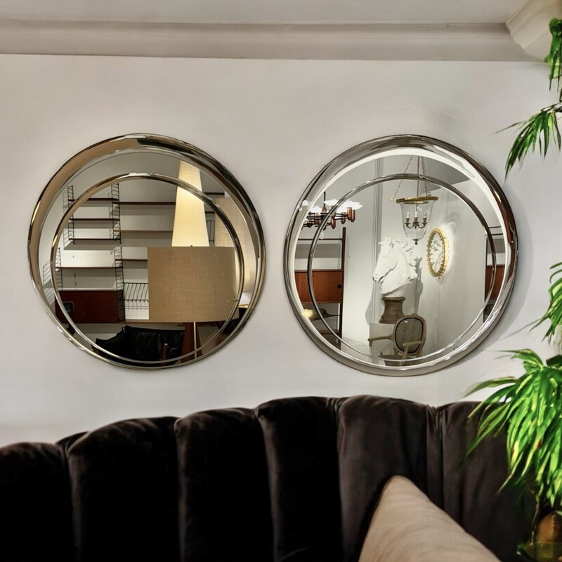 M 800 AV Pair of round beveled mirrors, Italy, 1960s