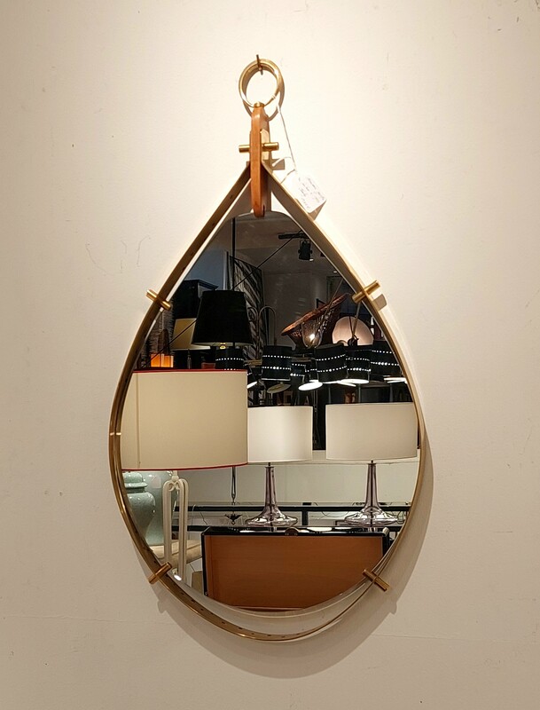 M 809 OB Drop shaped brass mirror, Italy 1960s 