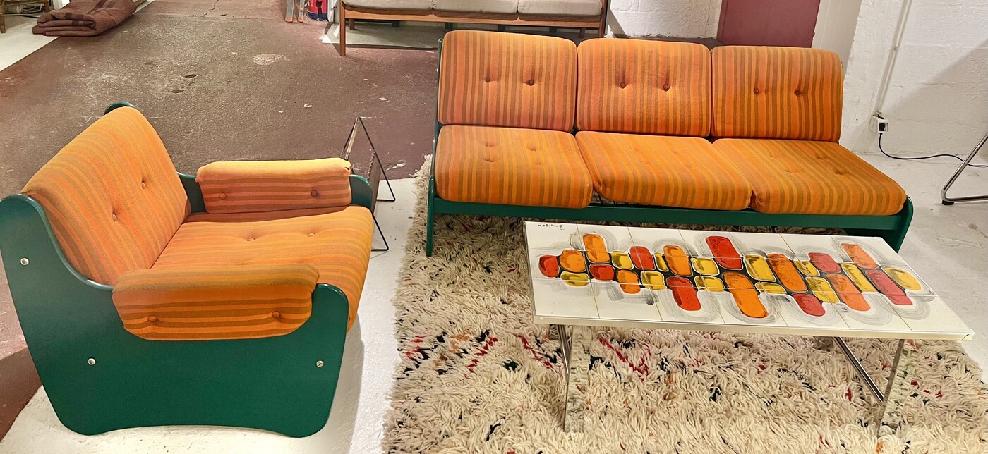 S 105 CW set of a green and orange armchair + sofa 