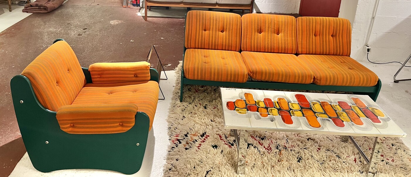 S 105 CW set of a green and orange armchair + sofa 