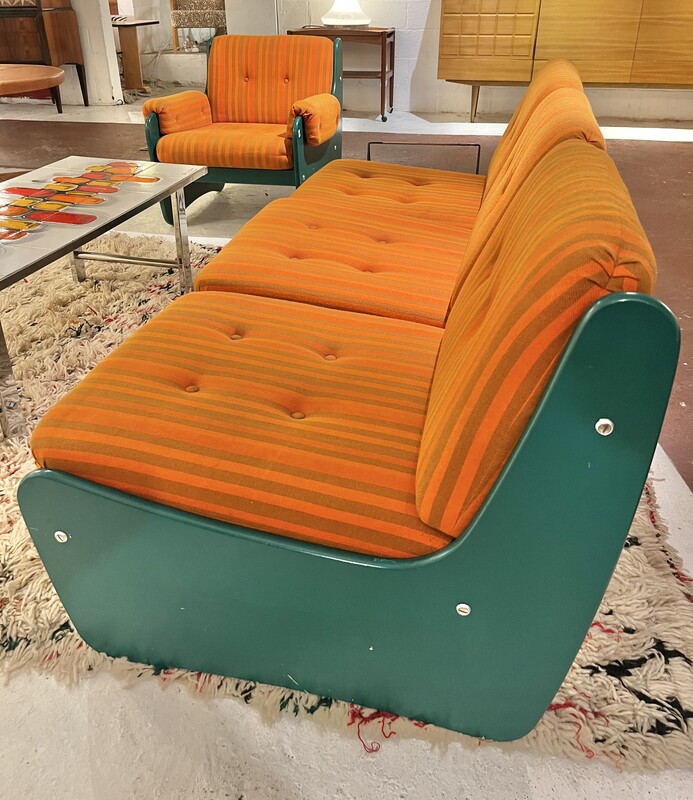 S 105 CW set of a green and orange armchair + sofa 