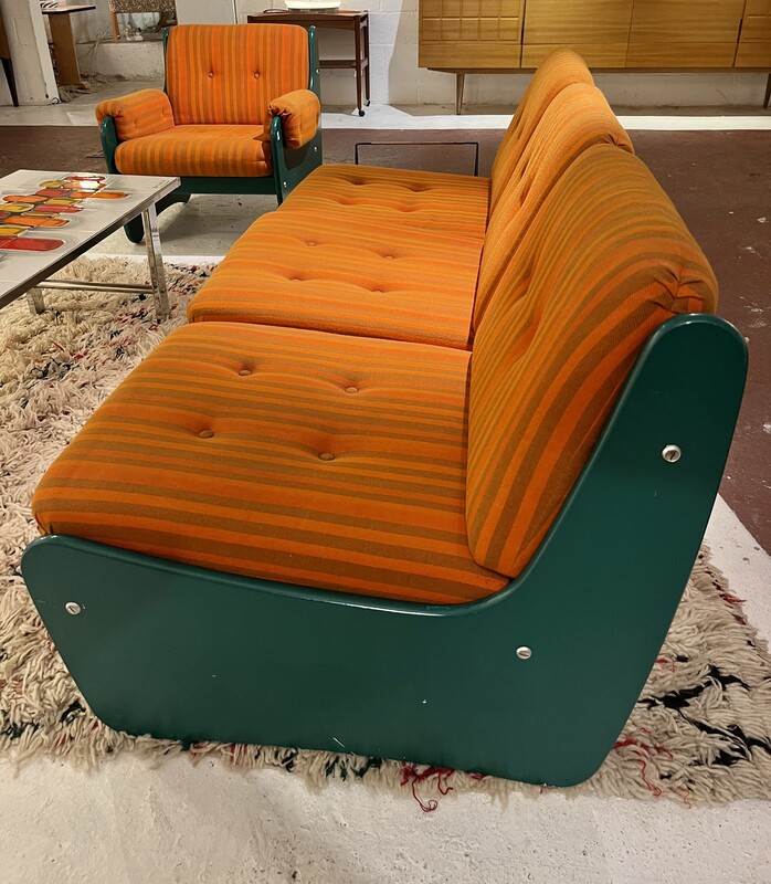 S 105 CW set of a green and orange armchair + sofa 