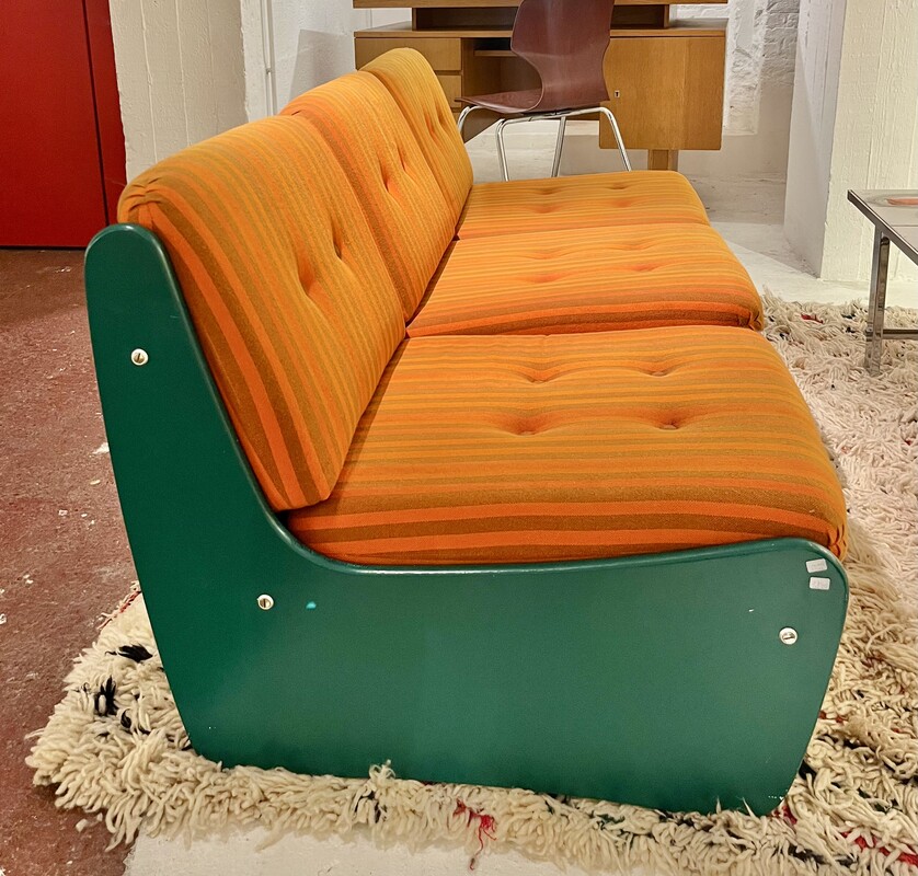 S 105 CW set of a green and orange armchair + sofa 