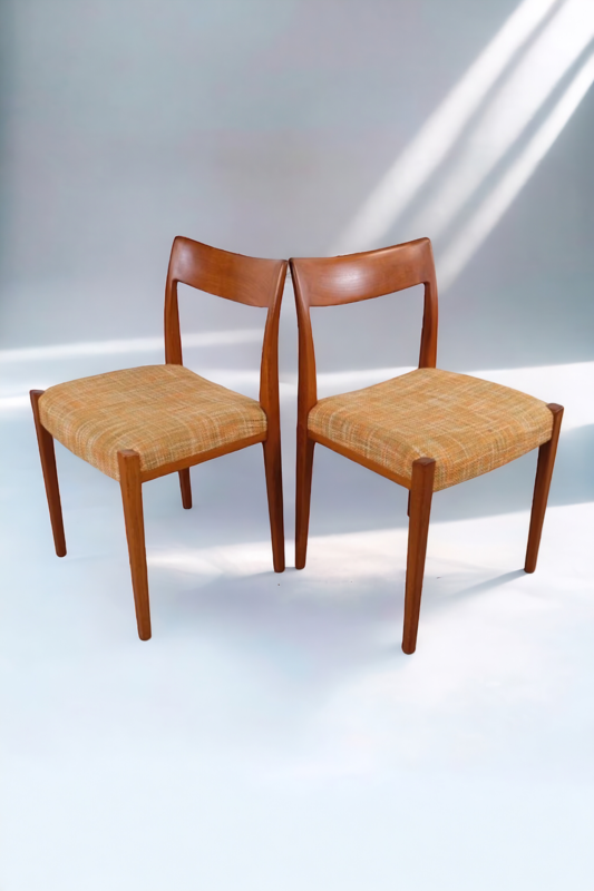 S 217 JC Set of 6 teak chairs by Nils Jonsson for Troeds, Denmark 1960s