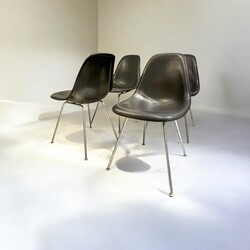 S 221 JB Set of 4 DSX Sidechairs 1987 Naugahyde upholstered side chair Design Charles & Ray Eames for Herman Miller USA 