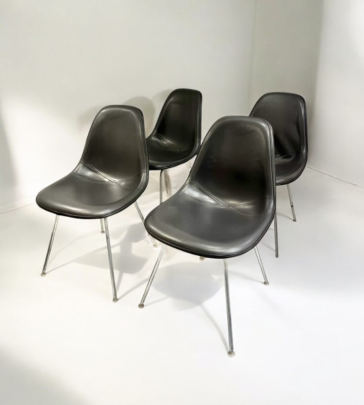 S 221 JB Set of 4 DSX Sidechairs 1987 Naugahyde upholstered side chair Design Charles & Ray Eames for Herman Miller USA 