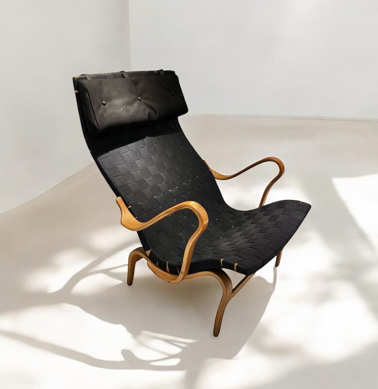 S 225 JB Pernilla Chair, Design by Bruno Mathsson for DUX, Sweden, 1970s Rare version with black straps