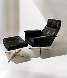 S 227 JD/RC black leather lounge chair + ottoman by Hans Kaufeld