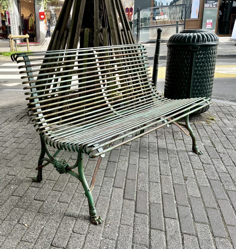 S 242 RD late 19th century wrought iron garden bench by « Grassin / Usine Saint-Sauveur Arras » 