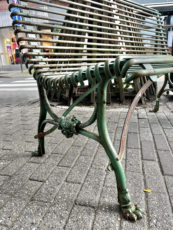 S 242 RD late 19th century wrought iron garden bench by « Grassin / Usine Saint-Sauveur Arras » 