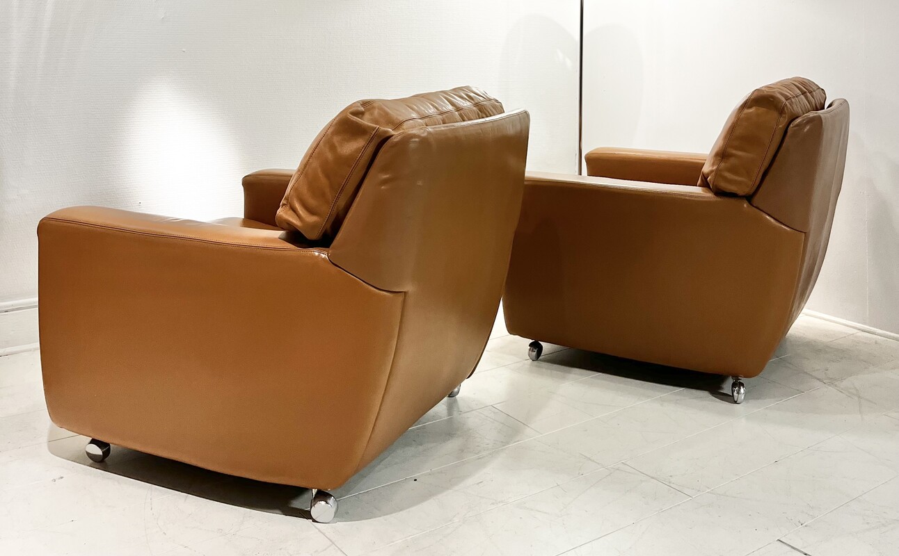 S 296 JD/RC pair of cognac leather armchairs, 1970’s