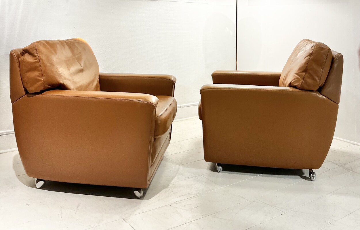 S 296 JD/RC pair of cognac leather armchairs, 1970’s