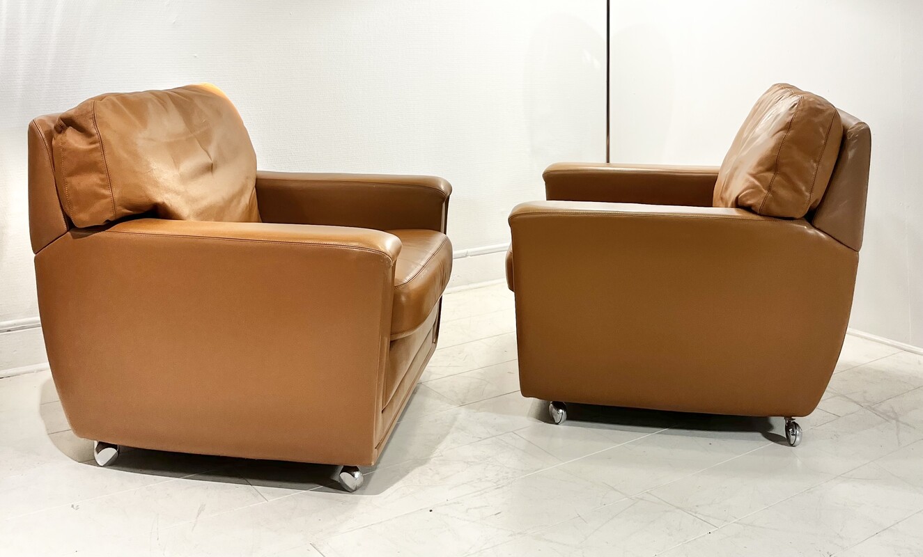 S 296 JD/RC pair of cognac leather armchairs, 1970’s