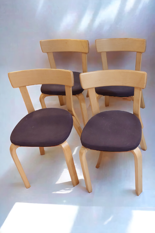 S 323 Dan set of chairs by Alvar Aalto for Artek