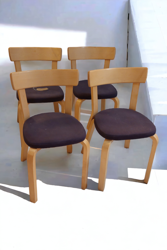 S 323 Dan set of chairs by Alvar Aalto for Artek